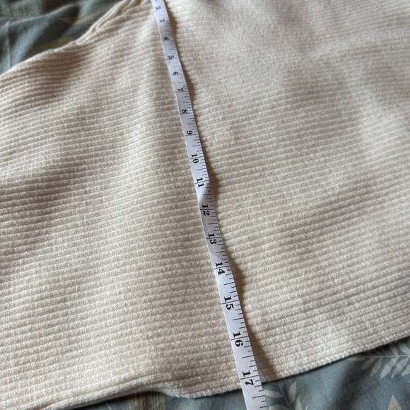 Zara Women's Cream Crew Neck Sweater - Picture 7 of 8